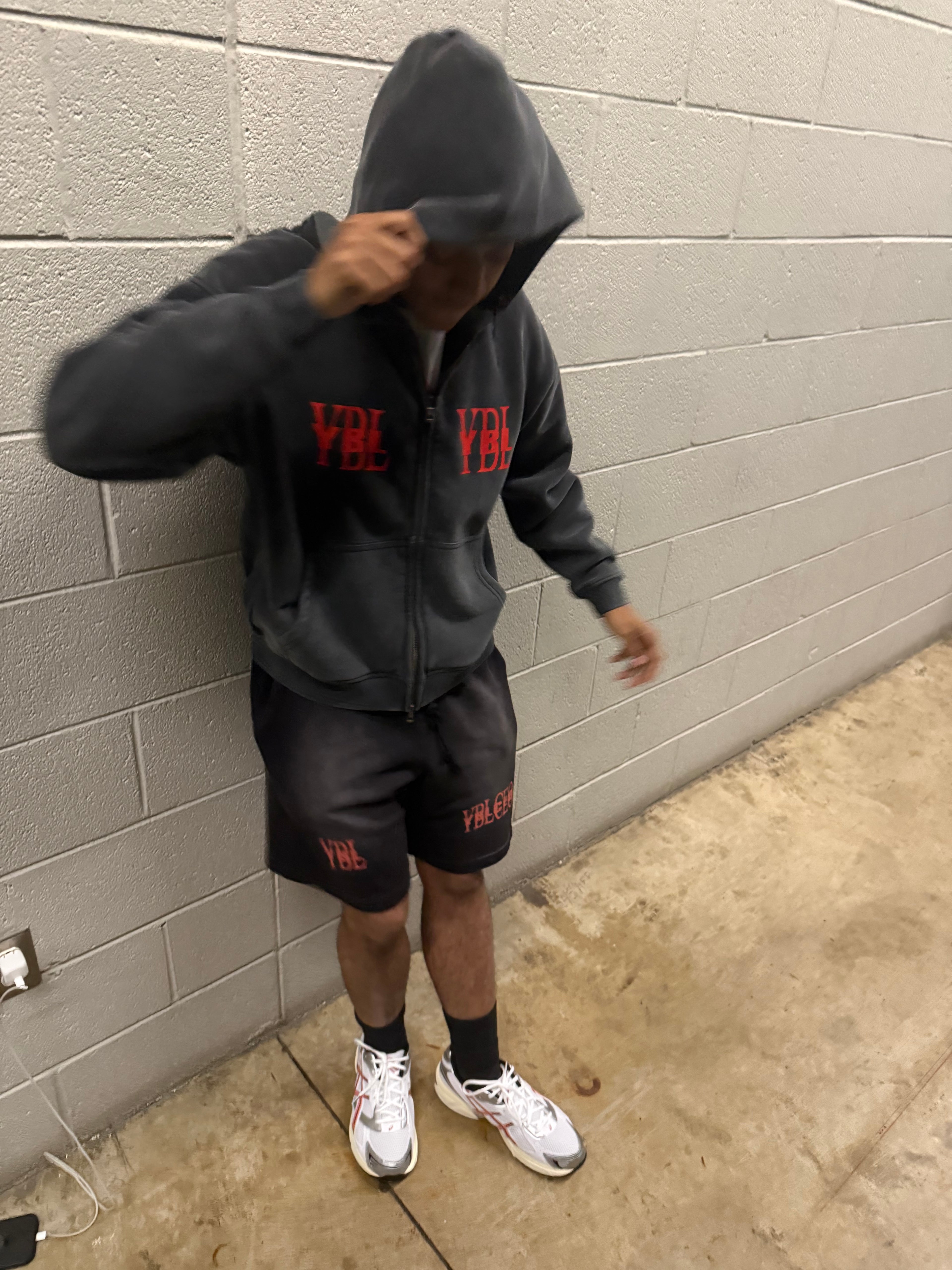 Da red  shorts